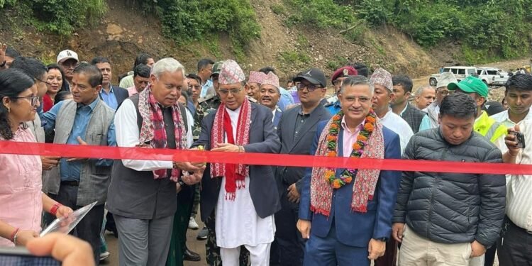 भारत–नेपाल सहकार्यमा इलाममा नयाँ झोलुङ्गे पुल उद्घाटन