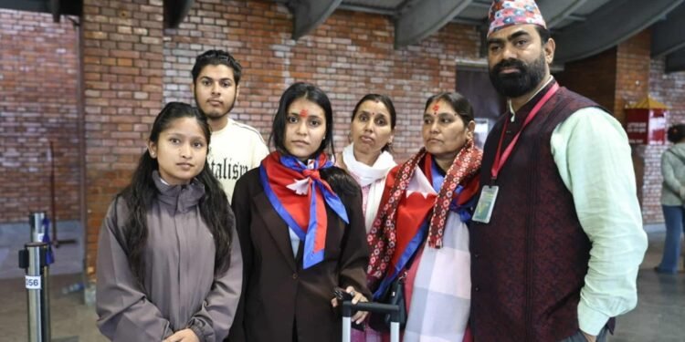 विपिन जोशीका आमा र बहिनी इजरायल प्रस्थान