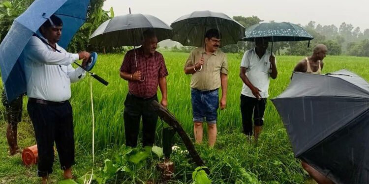 तराई मधेशका गाउँ-गाँउ पुगेर सुख्खाको कारण खोज्दै भारतीय विज्ञहरूकाे टाेली