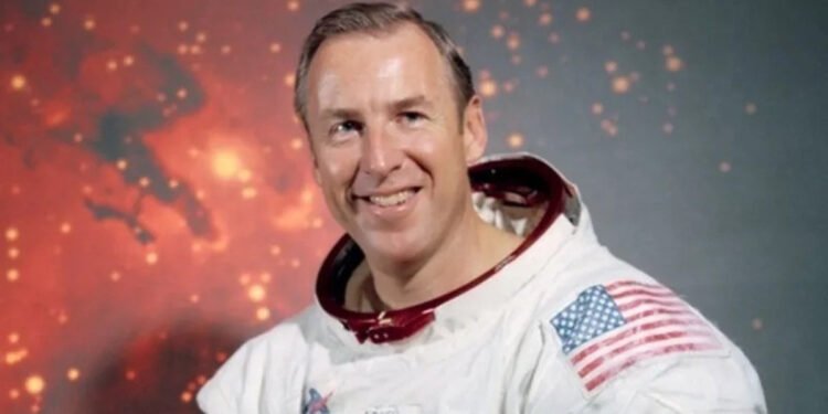 ऐतिहासिक अन्तरिक्ष यात्री लोभेलको निधन