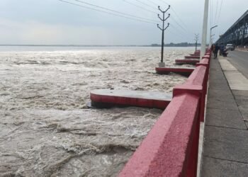 सप्तकोशीमा पानीको बहाव बढ्दो, २८ ढोका खोलियो