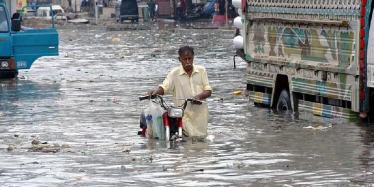 पाकिस्तानमा भारी वर्षा : २४ घण्टामा १९९ जनाको मृत्यु