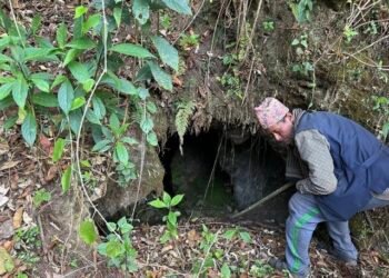 महाशिलावासीद्वारा फलामखानी उत्खनन् गर्न माग