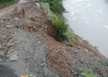काठमाडौँ-मन्थली सडक अवरुद्ध