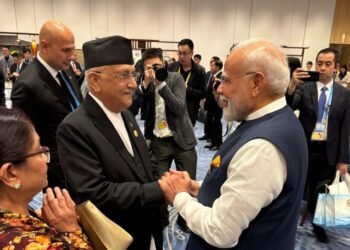 प्रधानमन्त्री ओली र भारतीय प्रधानमन्त्रीबीच अनौपचारिक भेट