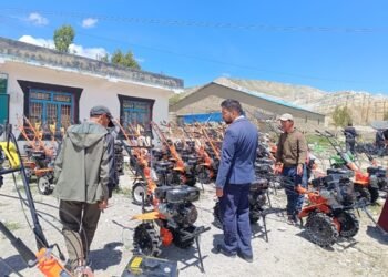 लोघेकरका किसानलाई अनुदानमा हातेट्याक्टर