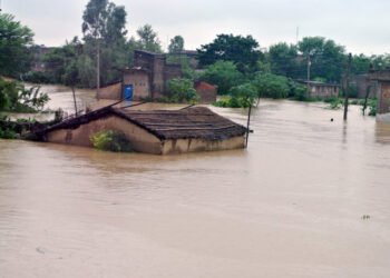 बाढीले कञ्चनपुरमा ४५ घर डुबानमा, महाकालीको जलस्तर बढ्यो