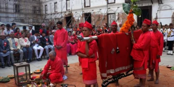 आज घर घरमा फूलपाती भित्र्याइँदै