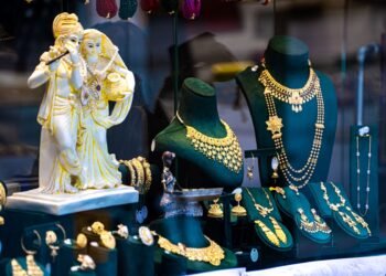 दिनदिनै नयाँ रेकर्ड राख्दै सुनकाे भाउ, किन बढीरहेको छ ?