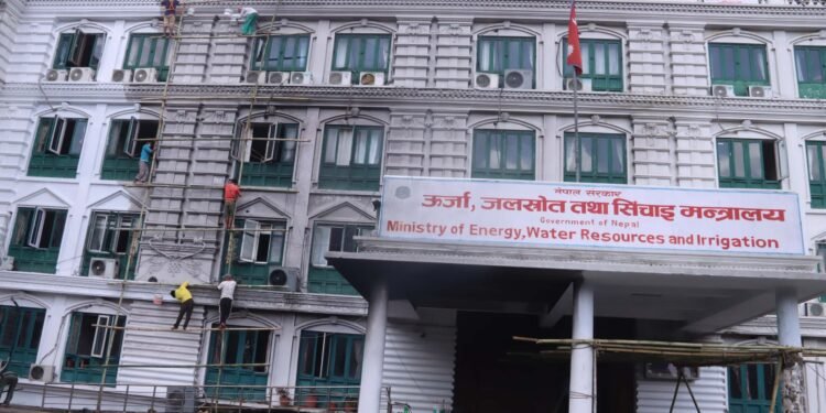 ‘चोरी गरेका सामग्री तत्काल फिर्ता गर्नु’