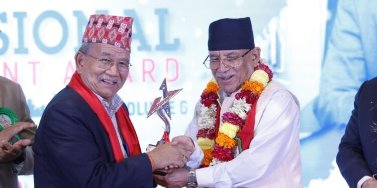 ललितपुर महानगरपालिकाका प्रमुख चिरीबाबु महर्जनलाई ‘एक्सिलेन्स अर्वान गभर्नेन्स अवार्ड’