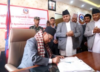 शिक्षामन्त्री पुनद्वारा पदभार ग्रहण