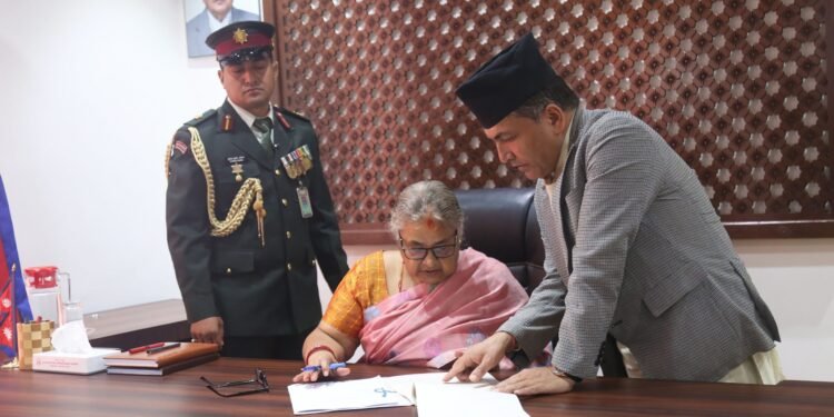 नवनियुक्त प्रधानमन्त्री कार्कीद्वारा पदभार ग्रहण