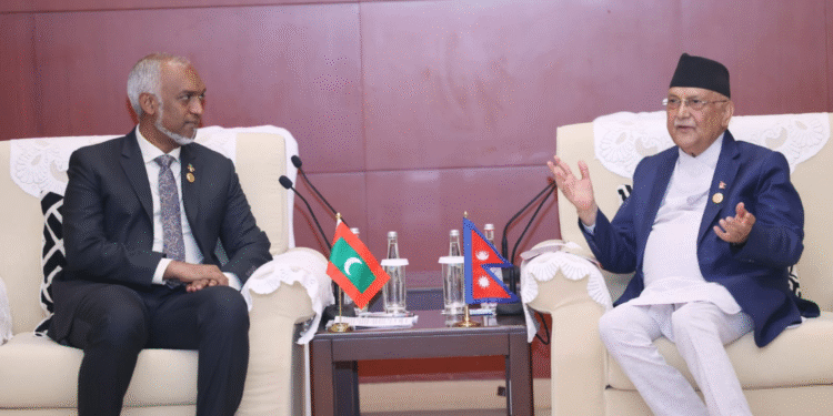 प्रधानमन्त्री ओली र माल्दिभ्सका राष्ट्रपति मिज्जुबीच भेटवार्ता