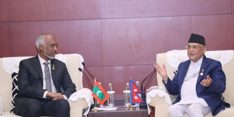 प्रधानमन्त्री ओली र माल्दिभ्सका राष्ट्रपति मिज्जुबीच भेटवार्ता
