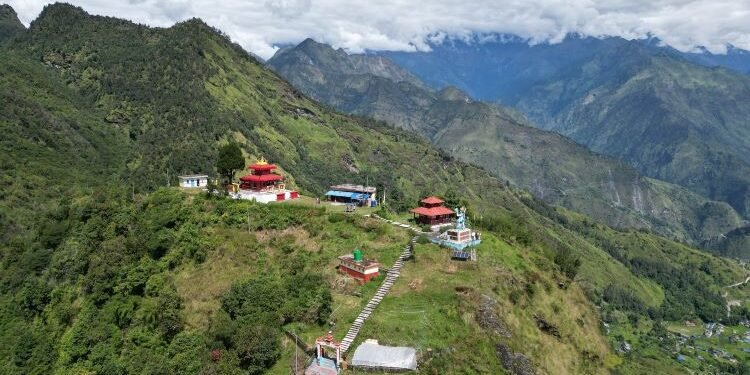 चन्दा सहयोग जुटाएर ऐतिहासिक मन्दिर पुनर्निर्माण