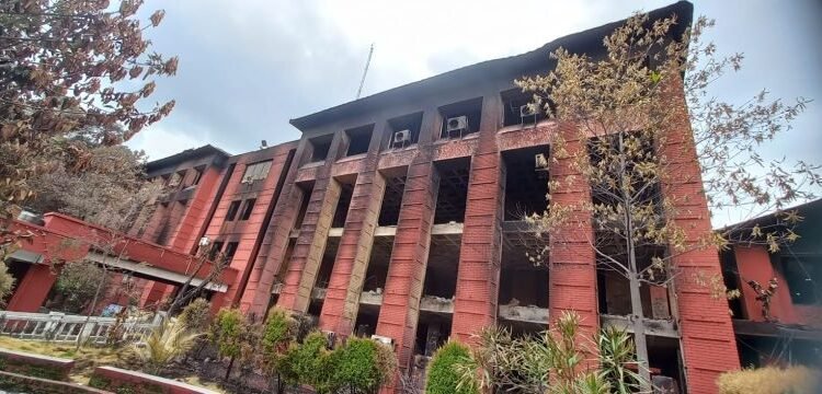 क्षतिग्रस्त स्वास्थ्य मन्त्रालय अस्थायी व्यवस्थापनका लागि ठाउँ खोज्दै