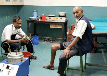 आयुर्वेद तथा वैकल्पिक चिकित्सातर्फ आकर्षण बढ्दो