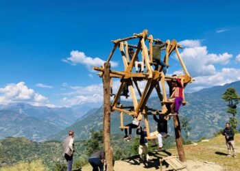 चर्खेपिङ संरक्षण गर्दै गाउँले