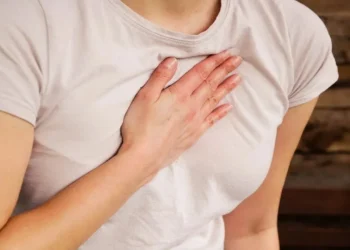 के तपाईंलाई पनि बिहान उठ्ने बित्तिकै छाती दुख्छ ?