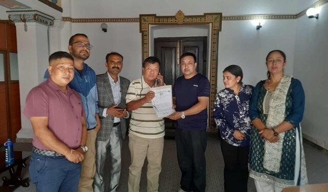 शिक्षामन्त्री पुनसमक्ष विद्यालय कर्मचारीको ध्यानाकर्षण