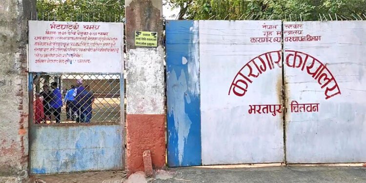 गैँडासँग सम्बन्धित मुद्दाका कैदीबन्दी भागेपछि संरक्षणमा चुनौती