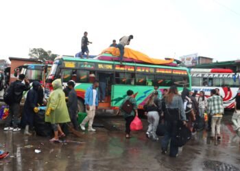 पछिल्लो २४ घण्टामा एक लाख ११ हजारभन्दा बढी यात्रु काठमाडौँ उपत्यकाबाट बाहिरिए
