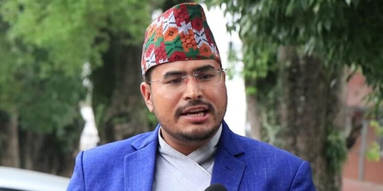 सामाजिक सञ्जालबारे सञ्चारमन्त्री गुरुङले झुट बोलेको आरोप