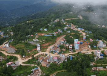 भोजपुर-दिङ्ला सडक कालोपत्र गरिँदै