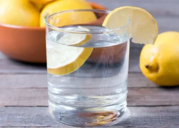 नियमित कागती पानी पिउनुहोस्, हुन्छन् यति धेरै फाइदाहरू