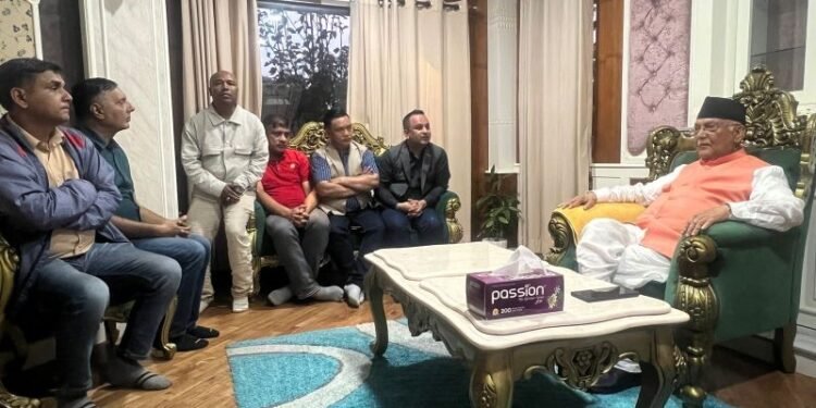 मुलुक विकास, सुशासन र न्यायको मार्गमा अघि बढ्नुपर्छ : अध्यक्ष ओली