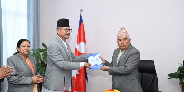 राष्ट्रपति समक्ष दलित अयोगले बुझायो वार्षिक प्रतिवेदन