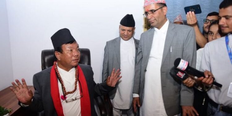 शिक्षामन्त्री पुनलाई मन्त्रालयका कामबारे ‘ब्रिफिङ’, विज्ञान–प्रविधिमा जोड