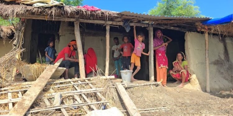 सामान्य विवादले ठूलो रुप लिँदा दलित बस्तीमा तोडफोड र लुटपाट