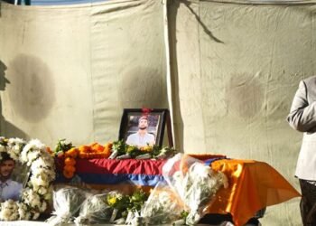 विपिन जोशीको अन्तिम यात्रा : देशभरको आँसु, प्रधानमन्त्रीदेखि आमासम्मको श्रद्धाञ्जली