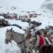 हिम आँधीले सगरमाथामा सयौँ पर्वतारोही फसे, उद्धार जारी