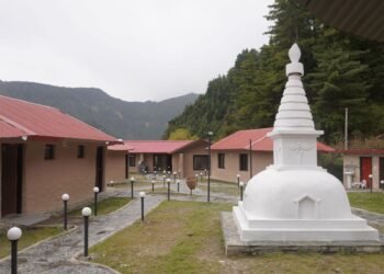 पर्यटक लोभ्याउन ‘माटोको रिसोर्ट’