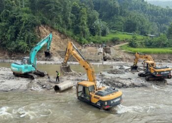 जोगमाई खोलामा डाइभर्सन निर्माण
