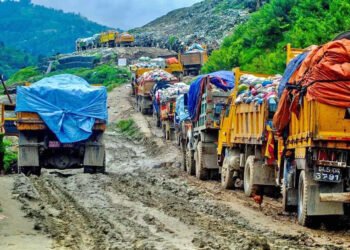बञ्चरेडाँडामा अवरोध, काठमाडौं महानगरको फोहर घरमै राख्न आग्रह