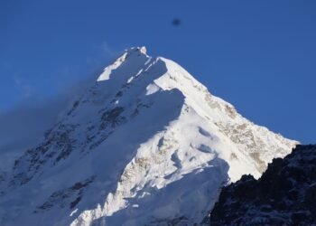 यस याममा ३०० विदेशी पर्यटकद्वारा कञ्चनजङ्घा हिमाल क्षेत्र भ्रमण