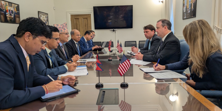 अर्थमन्त्री खनाल भेटघाटमा व्यस्त