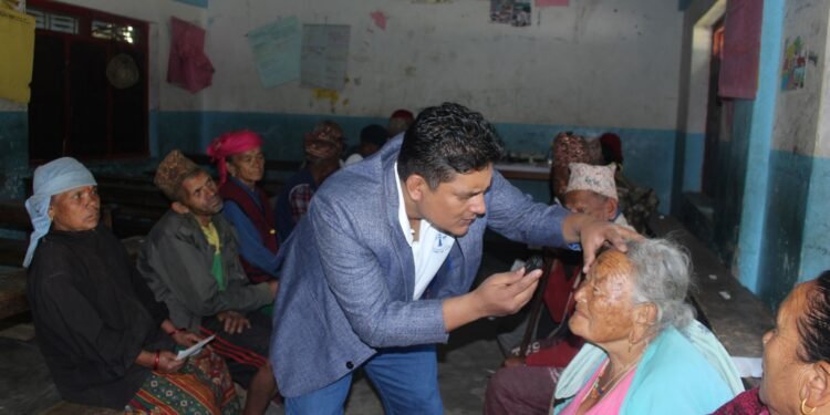 आँखा शिविरबाट तीन सय जना लाभान्वित