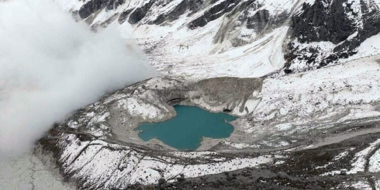 जलवायुका कारण सगरमाथा हिमक्षेत्र उच्च जोखिममा