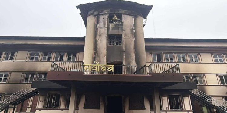 प्रतिनिधिसभा विघटनविरुद्ध सर्वोच्चमा ६ वटा रिट पेस