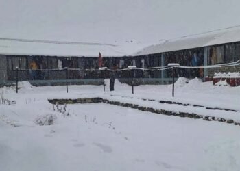 अन्नपूर्ण बेस क्याम्पमा बाक्लो हिमपात