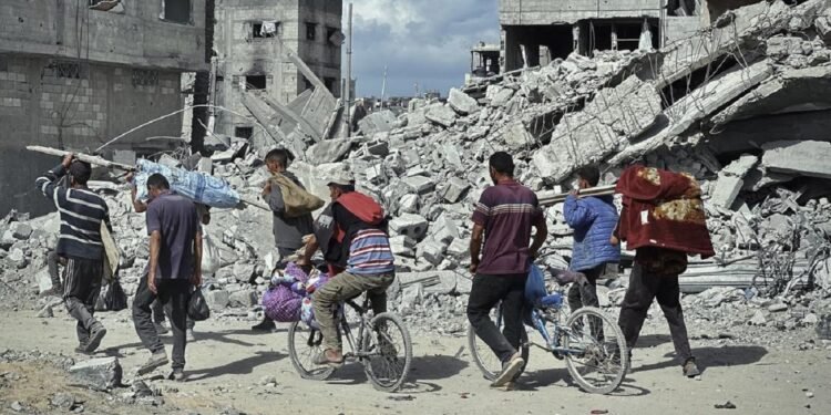 दुई वर्षपछि घर फर्कंदै प्यालेस्टिनी, भग्नावशेषमा खोज्दै छन् घर