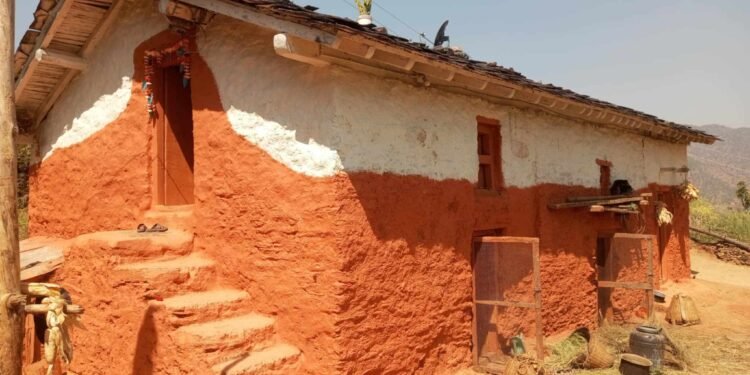 माटोले घर लिपपोत गरी संस्कृति जोगाउन गाउँपालिकाको अनुरोध