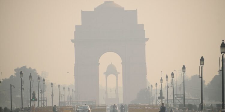 दिल्लीको प्रदूषण उच्च, कृत्रिम वर्षा गराउने तयारी