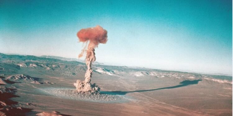 लाङ्टाङ तथा गोसाइँकुण्ड क्षेत्रमा हिमपातः पर्यटक उत्साहित