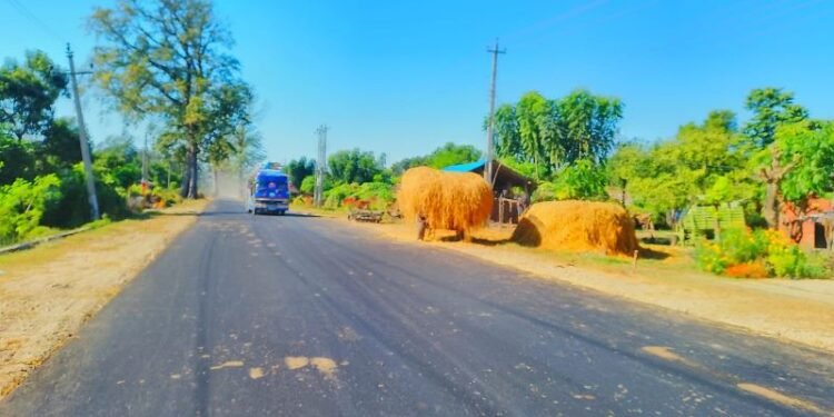 नारायणपुर–राजपुर खण्ड नबन्दा हुलाकी सडक अधुरो